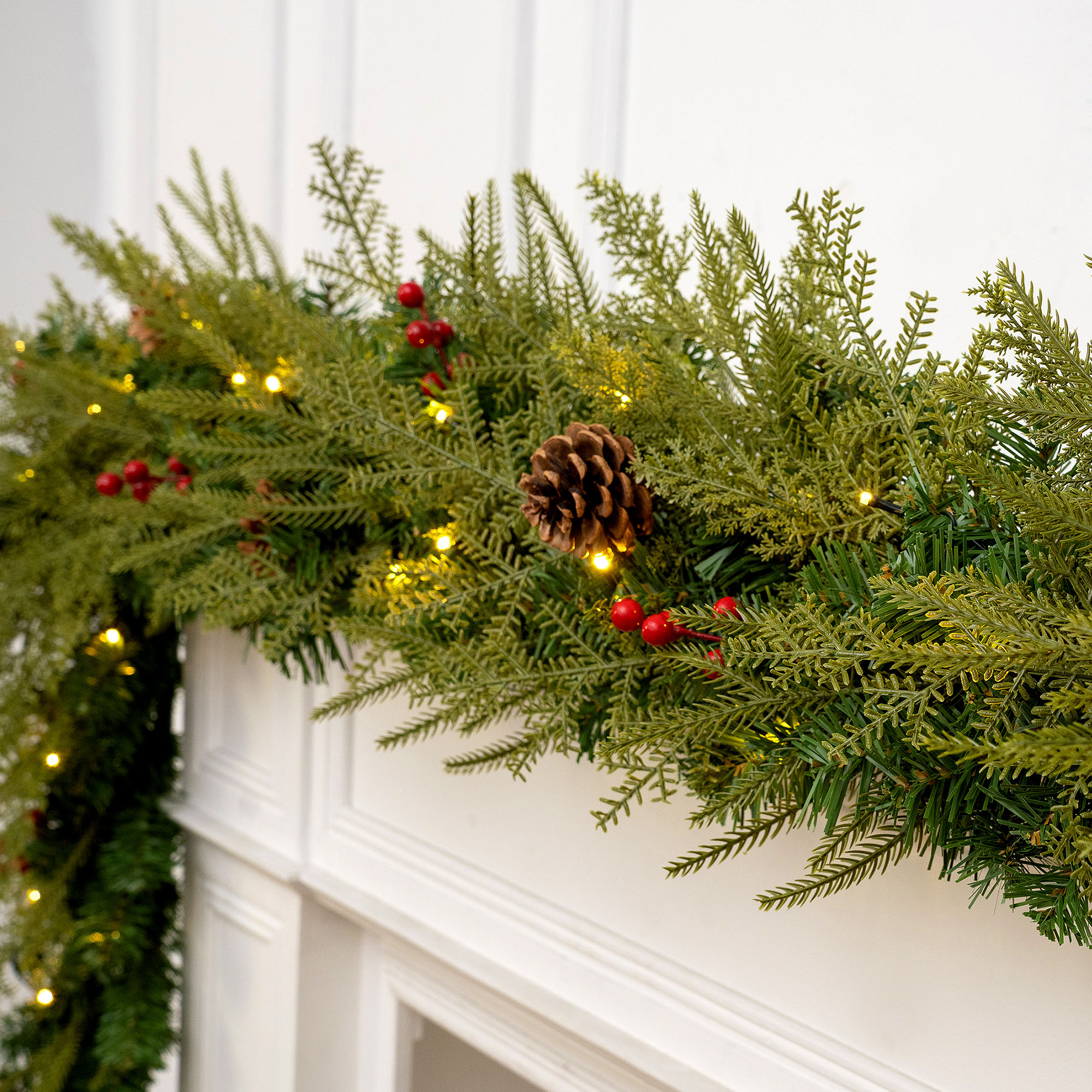 9ft Outdoor Pre-Lit Christmas Garland, PE+PVC Lighted Pine Garland for Fireplace Mantel with Lights & Timer, 8 Modes, Battery Operated, Green